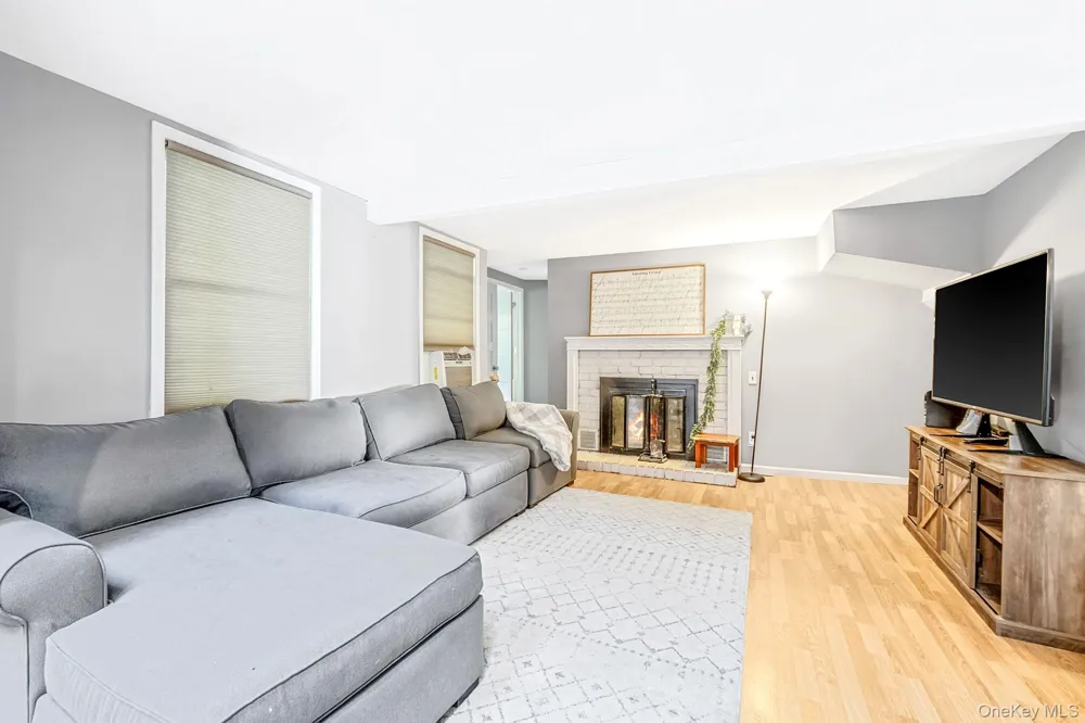 187 Oak Street Medford, NY 11763