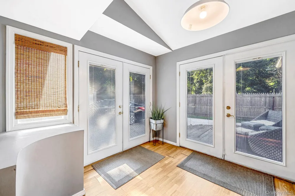 187 Oak Street Medford, NY 11763