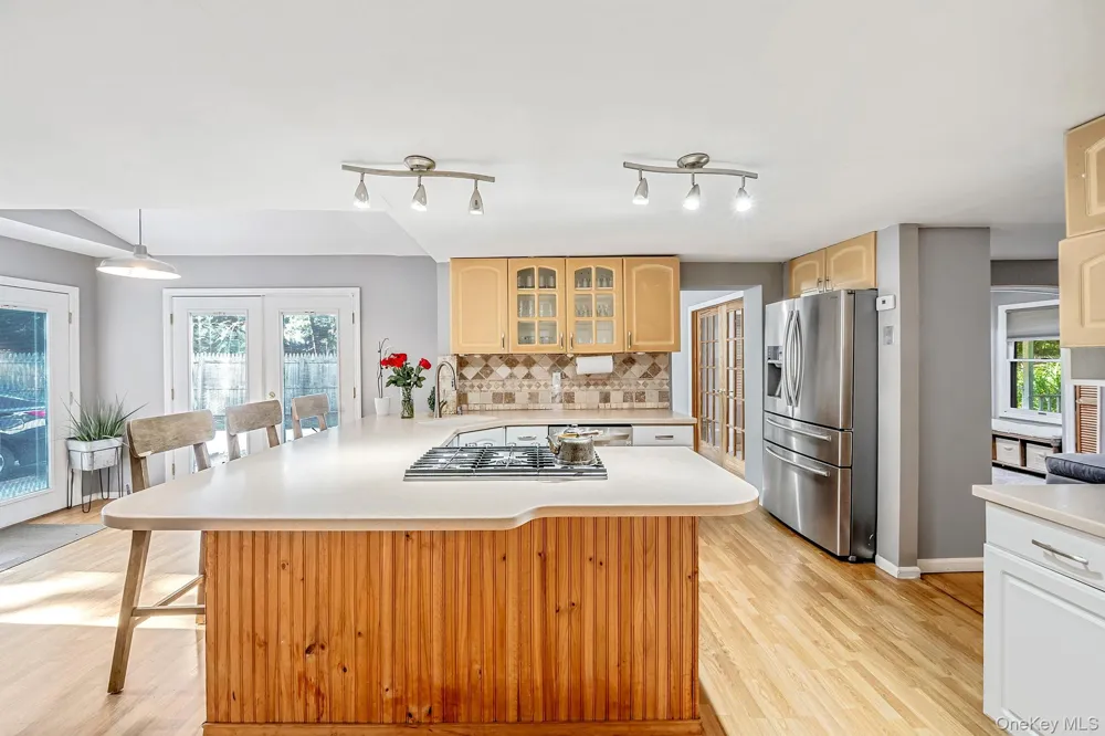 187 Oak Street Medford, NY 11763