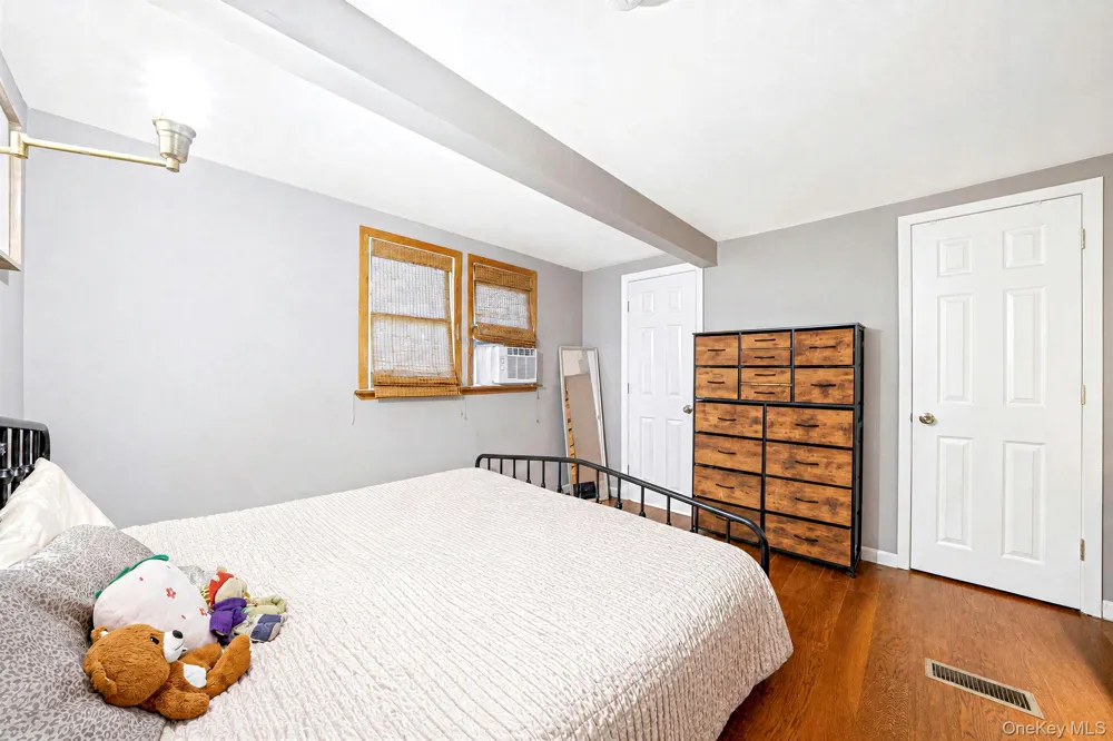187 Oak Street Medford, NY 11763