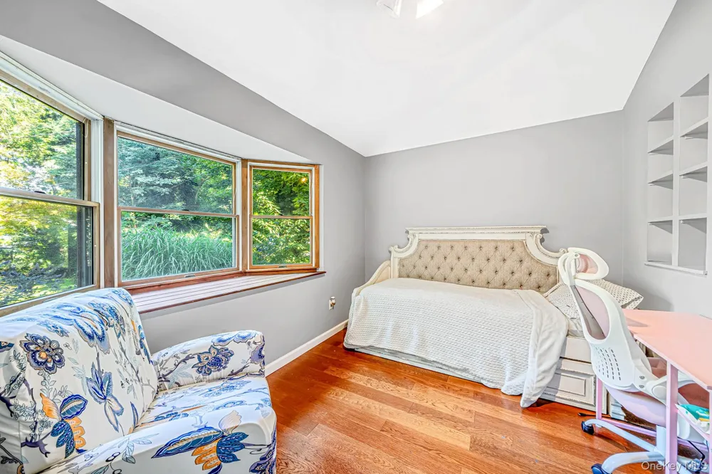 187 Oak Street Medford, NY 11763