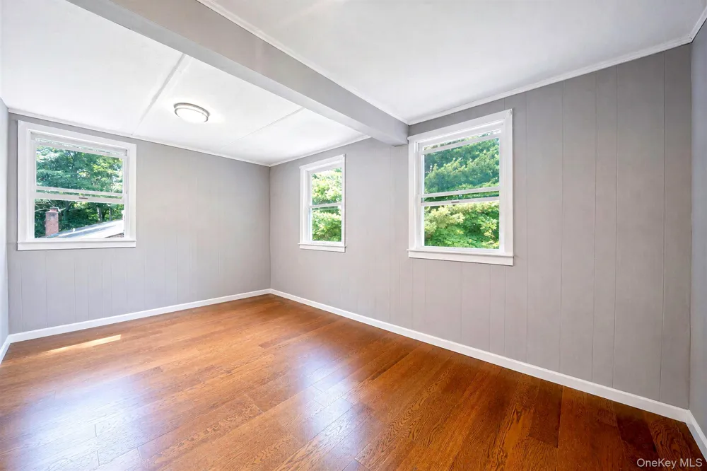 187 Oak Street Medford, NY 11763