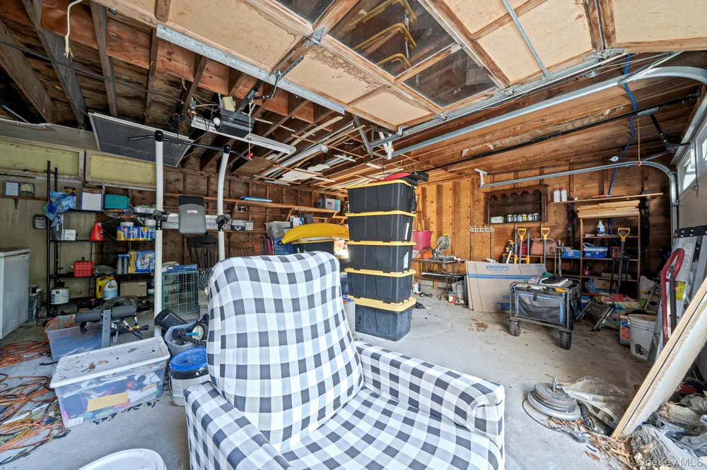 187 Oak Street Medford, NY 11763