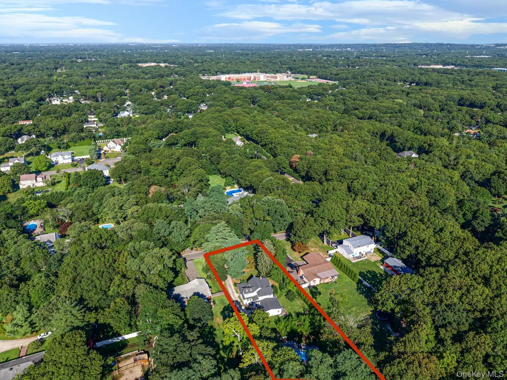 187 Oak Street Medford, NY 11763