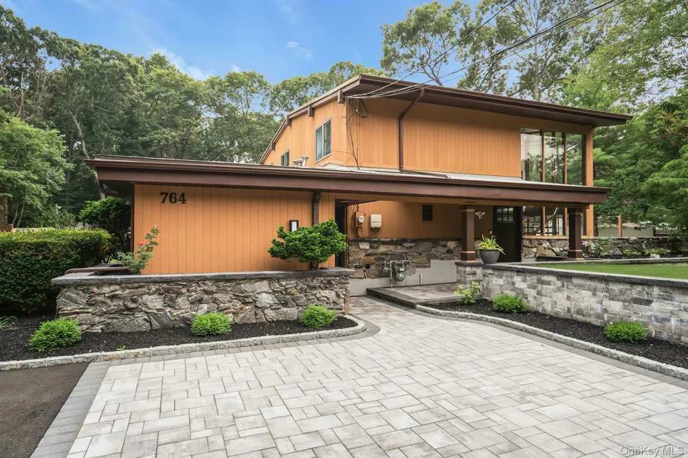 764 Vanderbilt Parkway Dix Hills, NY 11746
