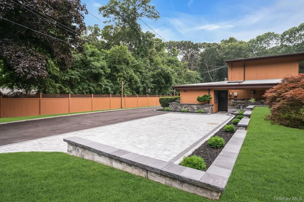 764 Vanderbilt Parkway Dix Hills, NY 11746