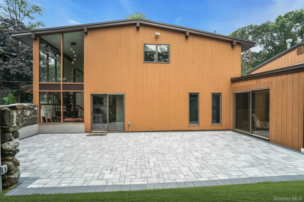 764 Vanderbilt Parkway Dix Hills, NY 11746