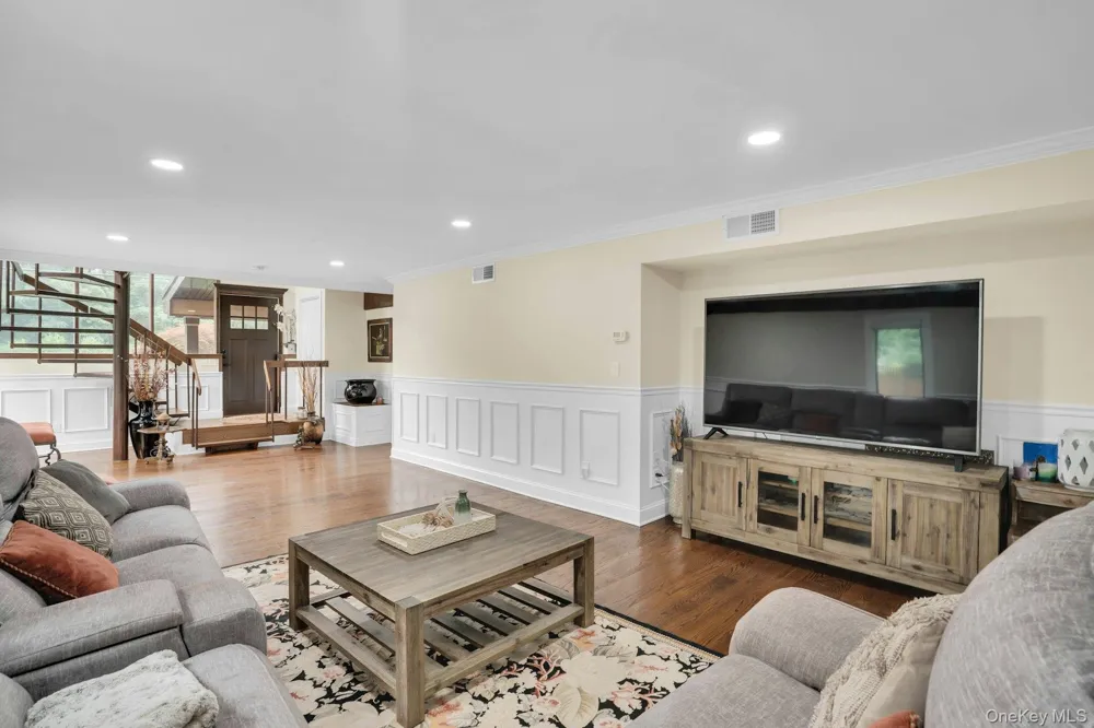 764 Vanderbilt Parkway Dix Hills, NY 11746