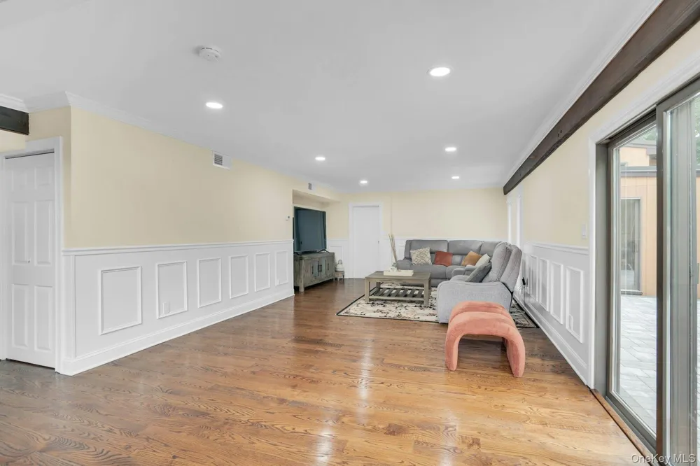 764 Vanderbilt Parkway Dix Hills, NY 11746