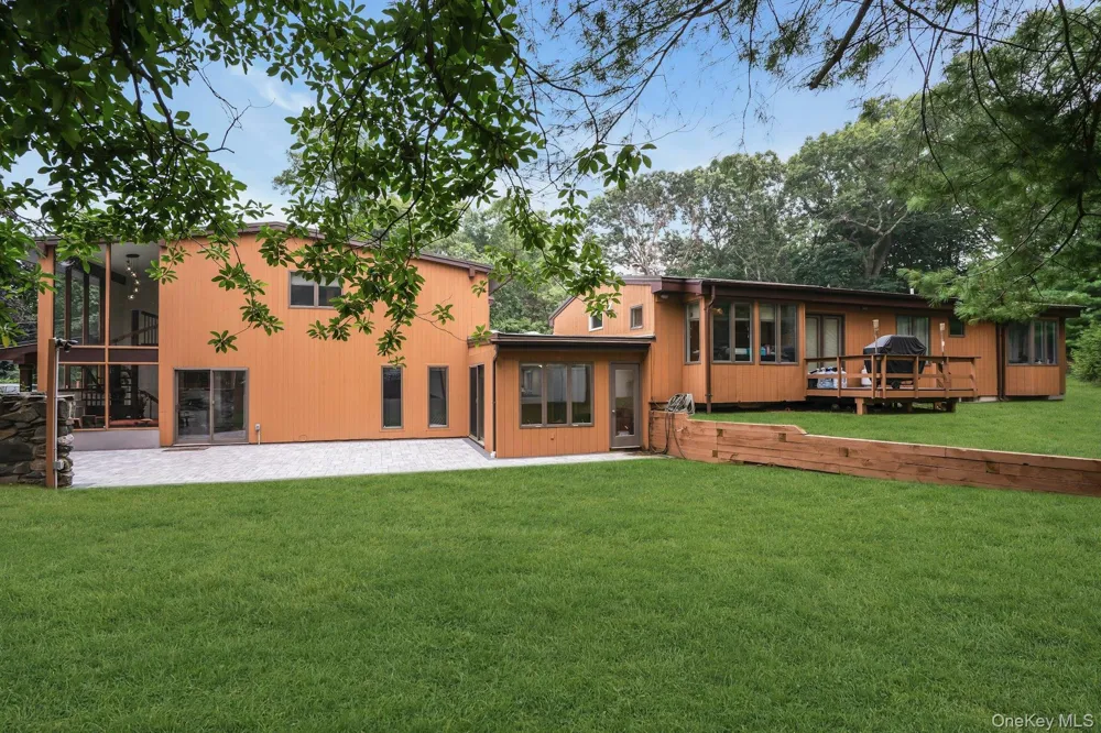 764 Vanderbilt Parkway Dix Hills, NY 11746