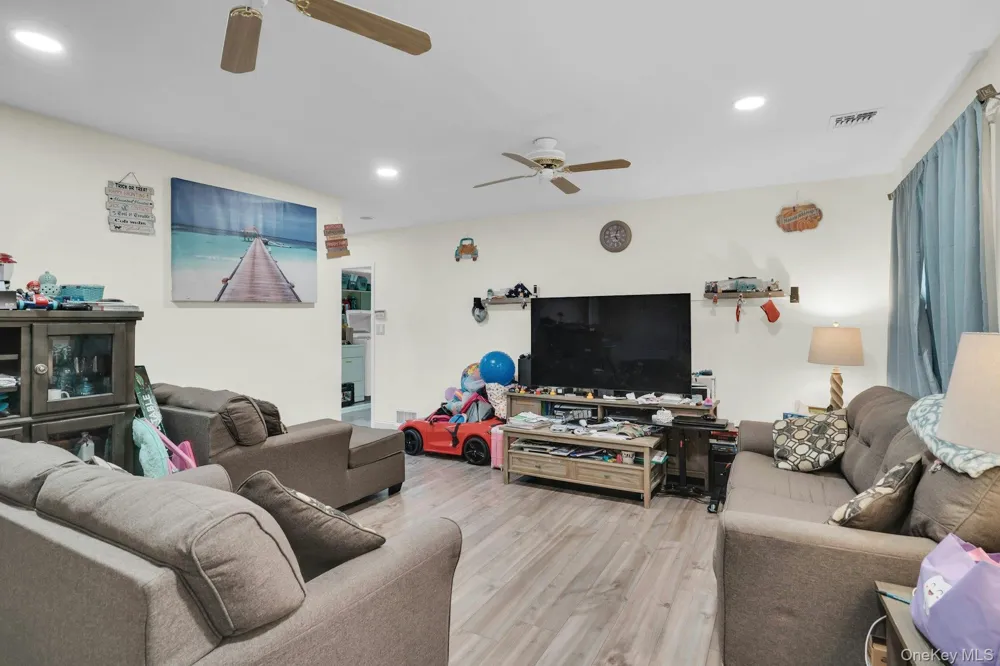 764 Vanderbilt Parkway Dix Hills, NY 11746