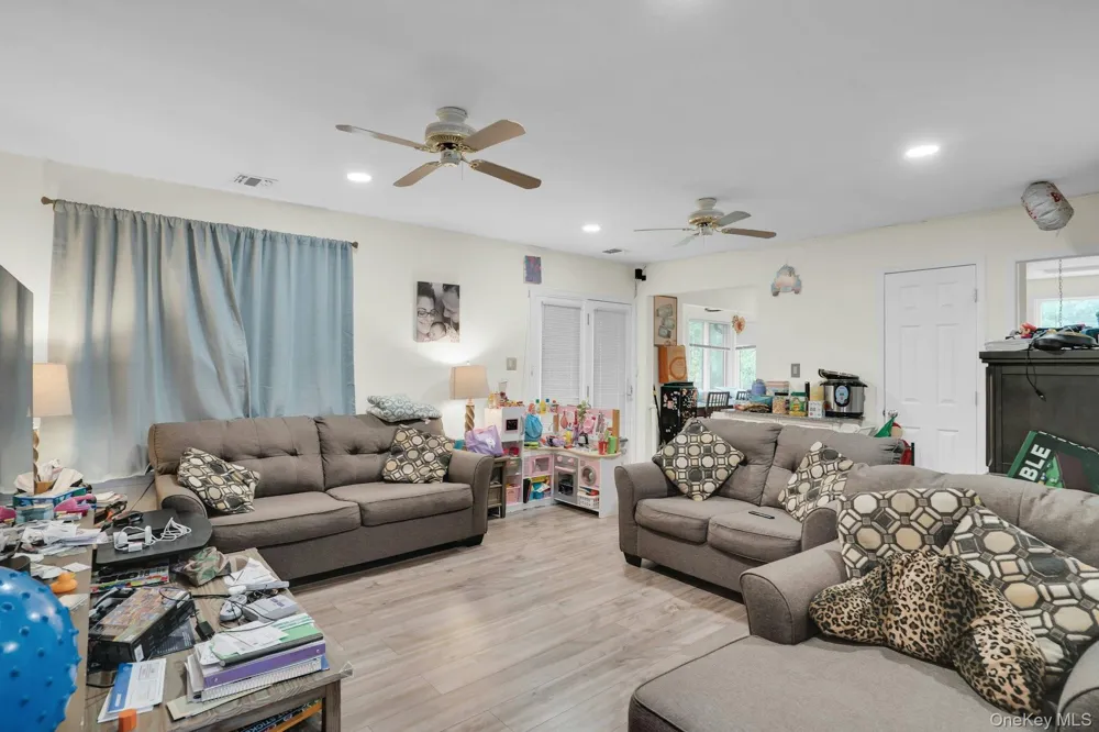 764 Vanderbilt Parkway Dix Hills, NY 11746