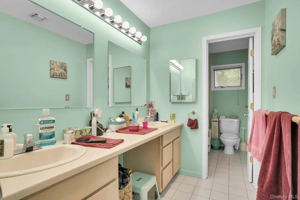 764 Vanderbilt Parkway Dix Hills, NY 11746