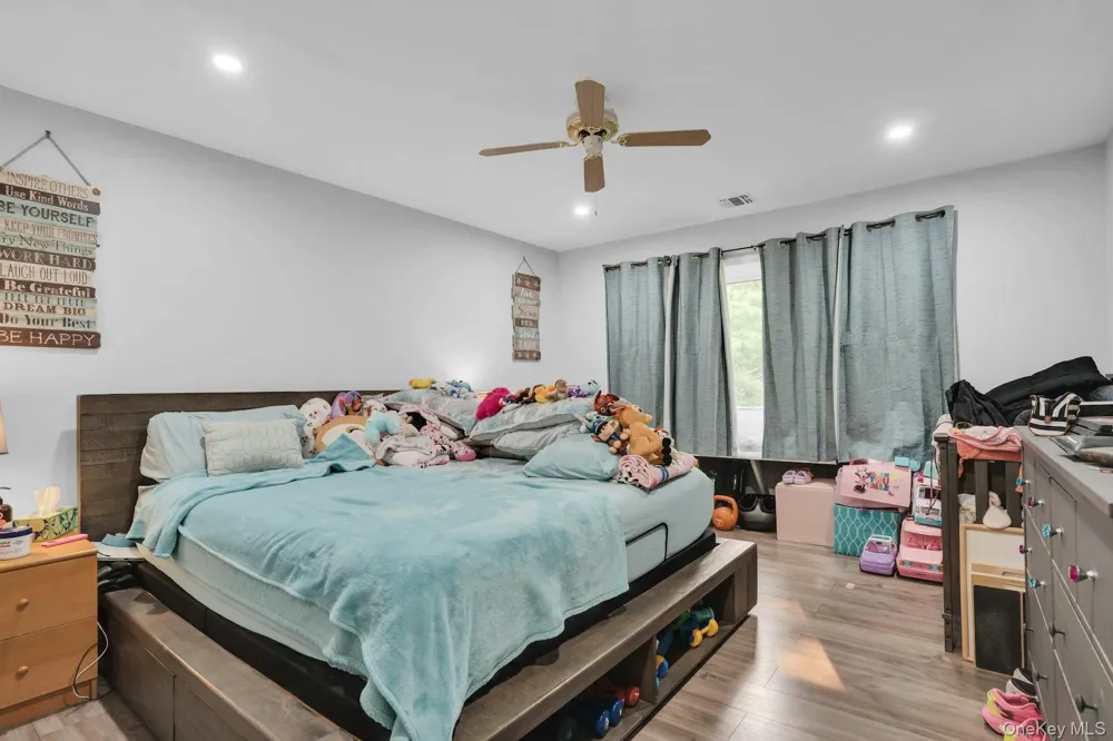 764 Vanderbilt Parkway Dix Hills, NY 11746