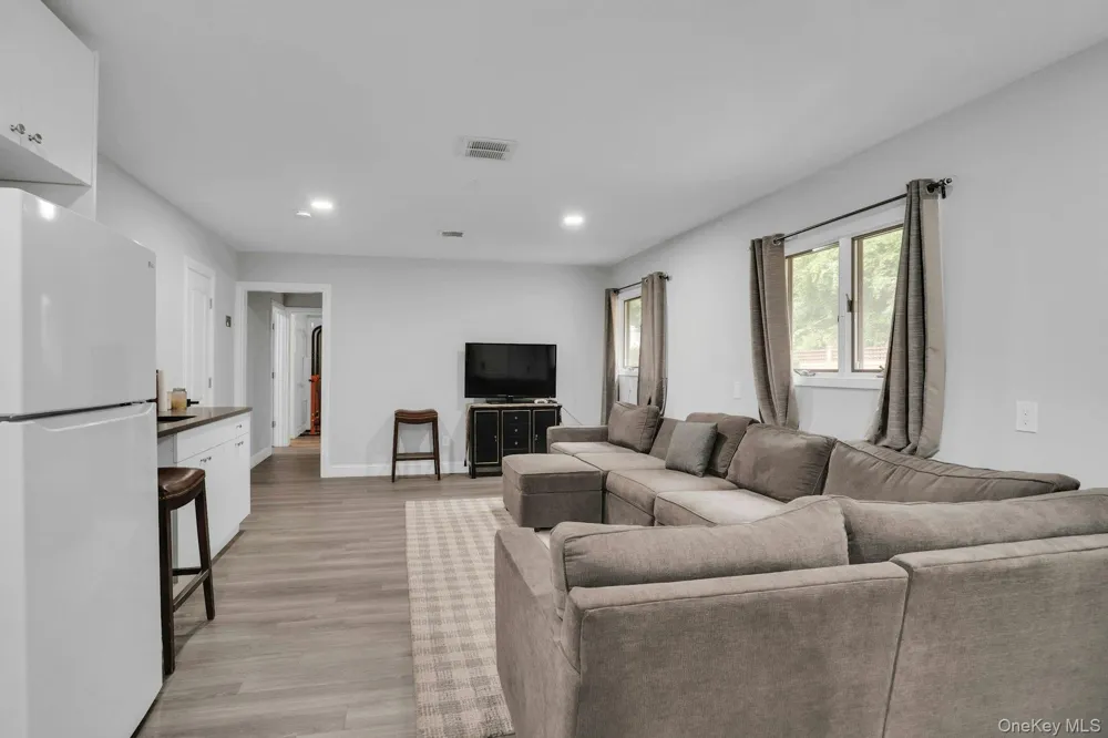 764 Vanderbilt Parkway Dix Hills, NY 11746