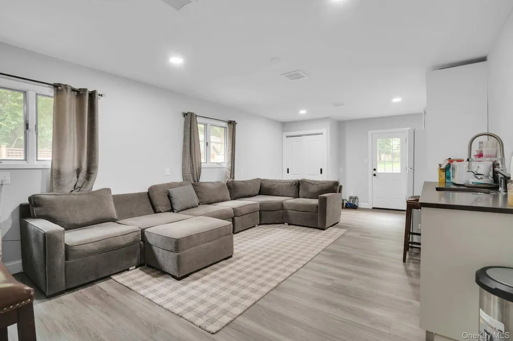 764 Vanderbilt Parkway Dix Hills, NY 11746