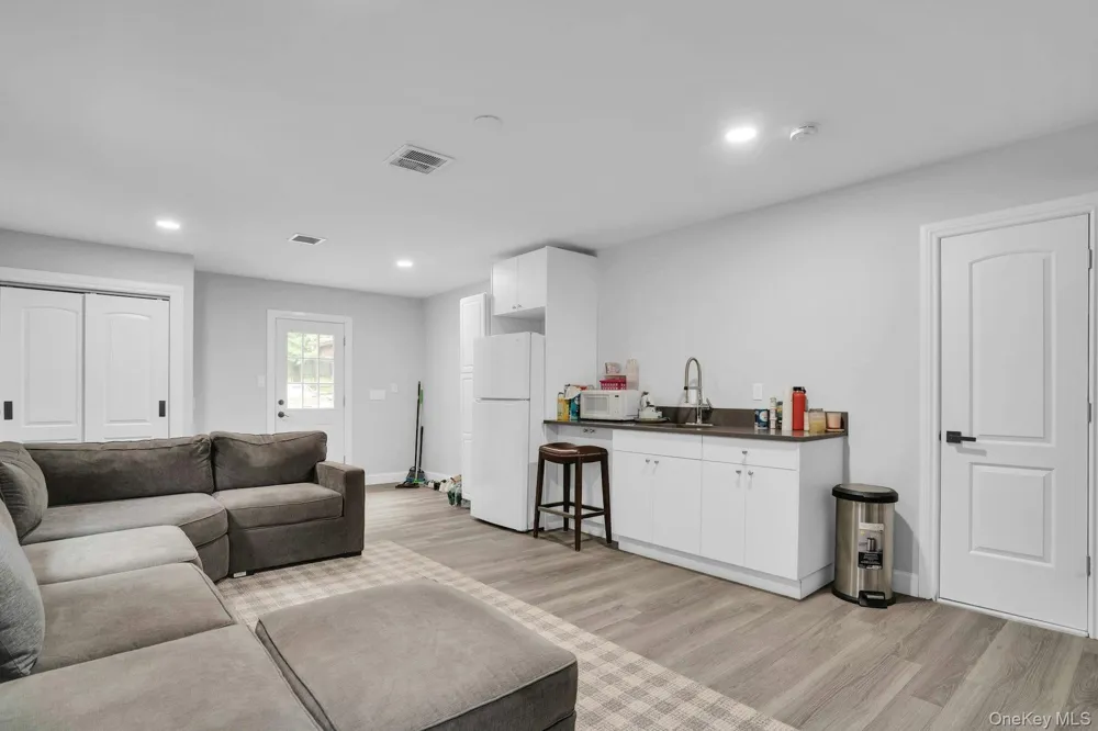764 Vanderbilt Parkway Dix Hills, NY 11746