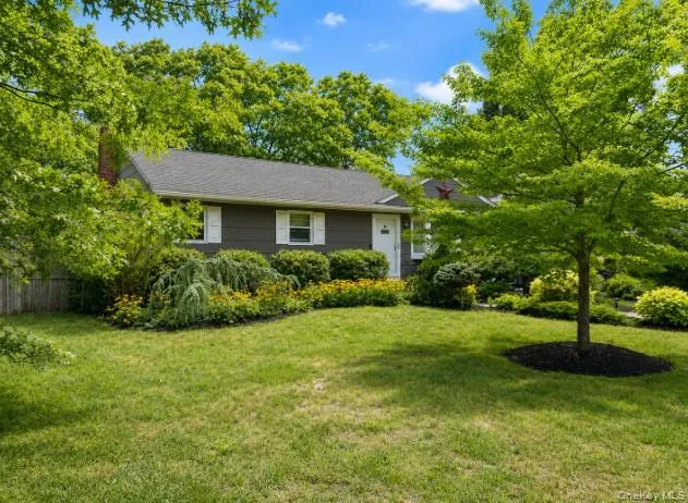 32 Robinson Avenue Medford, NY 11763