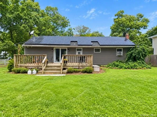 32 Robinson Avenue Medford, NY 11763