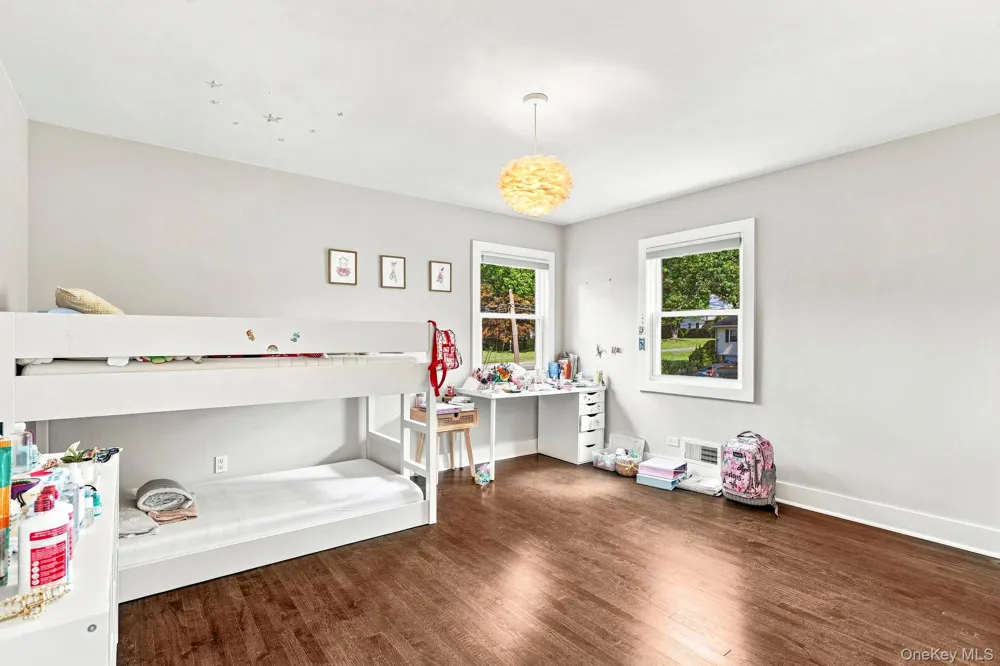 24 Benedict Road Scarsdale, NY 10583