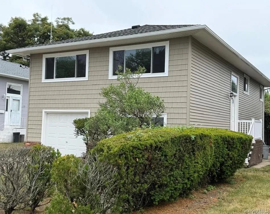 65 Florida Avenue Island Park, NY 11558