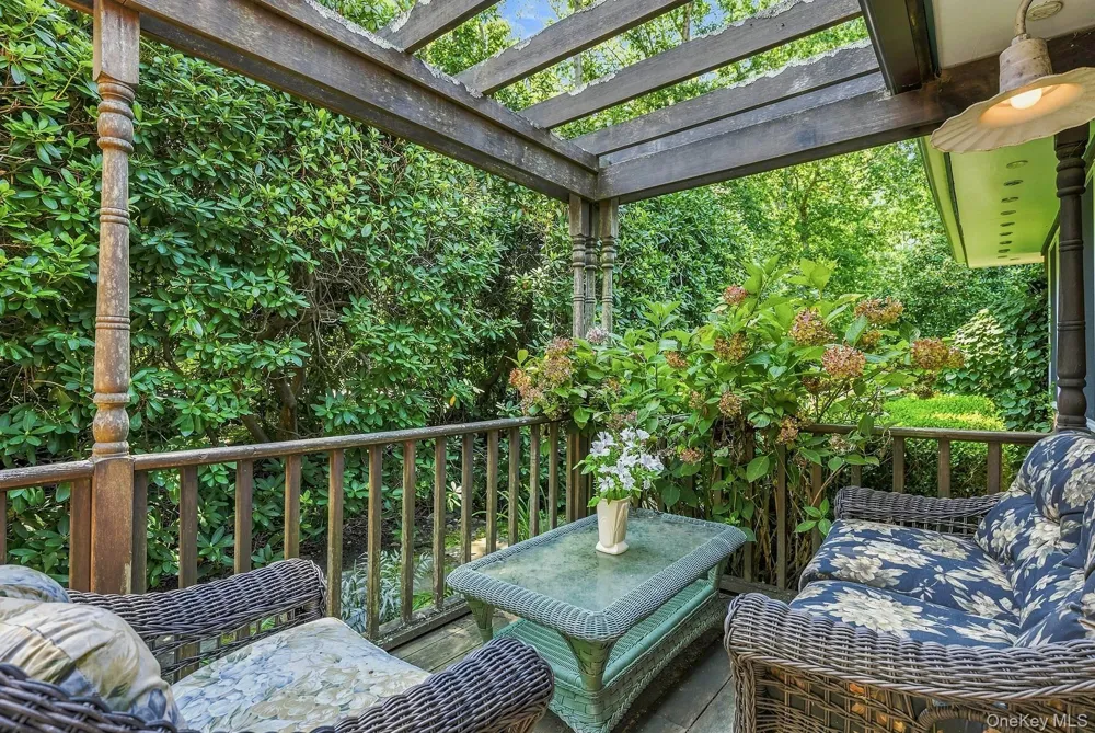 50 Barnes Hole Road East Hampton, NY 11937