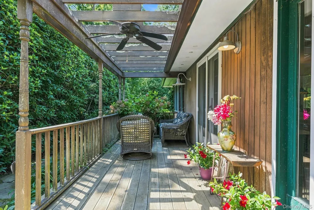 50 Barnes Hole Road East Hampton, NY 11937