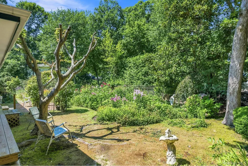 50 Barnes Hole Road East Hampton, NY 11937