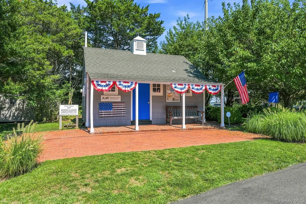 50 Barnes Hole Road East Hampton, NY 11937
