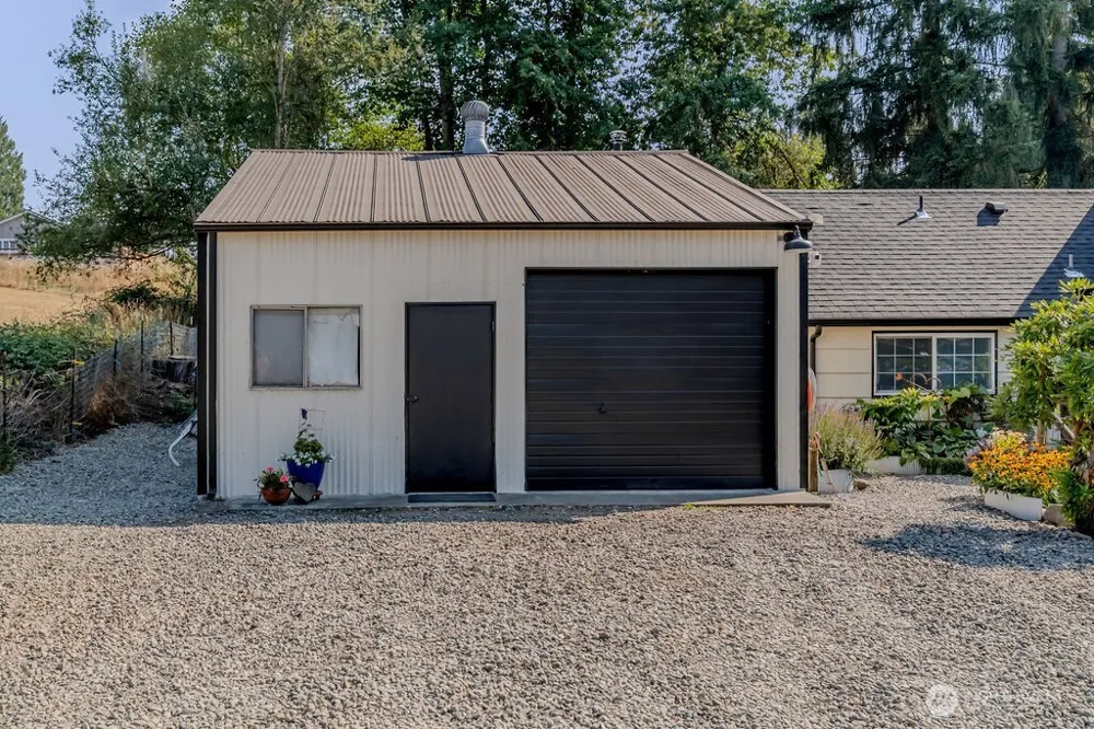 23425 SE 440th Street Enumclaw, WA 98022