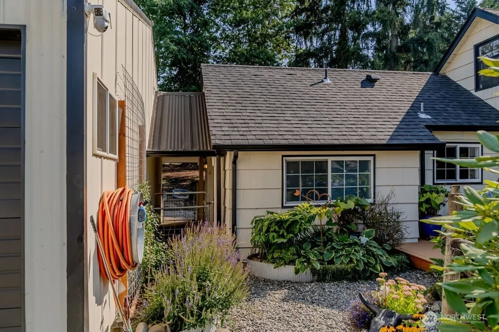 23425 SE 440th Street Enumclaw, WA 98022