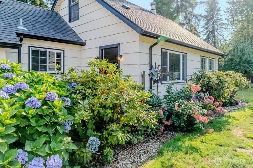 23425 SE 440th Street Enumclaw, WA 98022