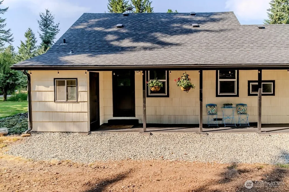 23425 SE 440th Street Enumclaw, WA 98022