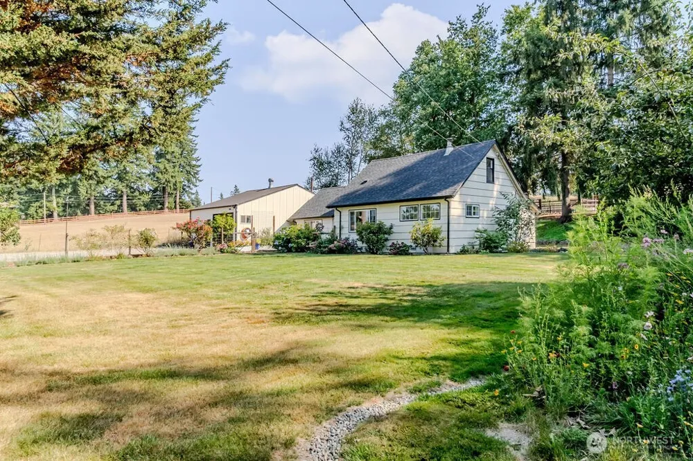 23425 SE 440th Street Enumclaw, WA 98022