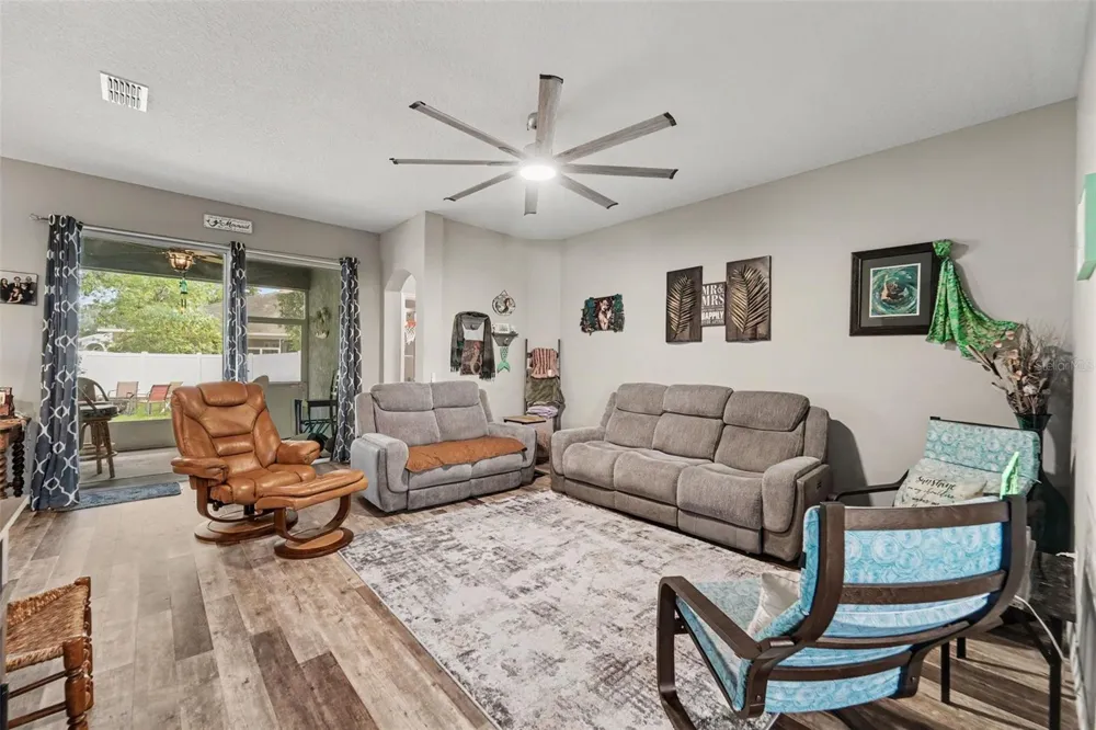 13144 LAUREL CREST COURT Grand Island, FL 32735