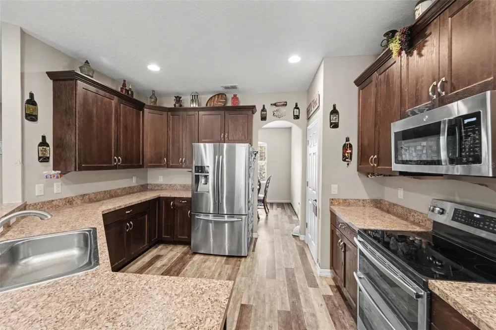 13144 LAUREL CREST COURT Grand Island, FL 32735