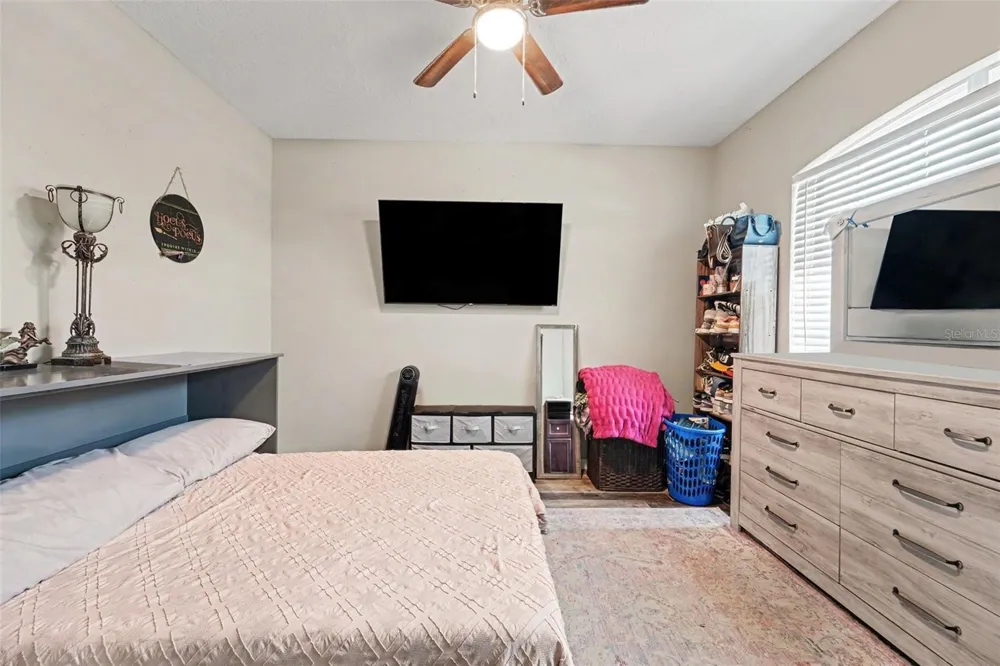 13144 LAUREL CREST COURT Grand Island, FL 32735
