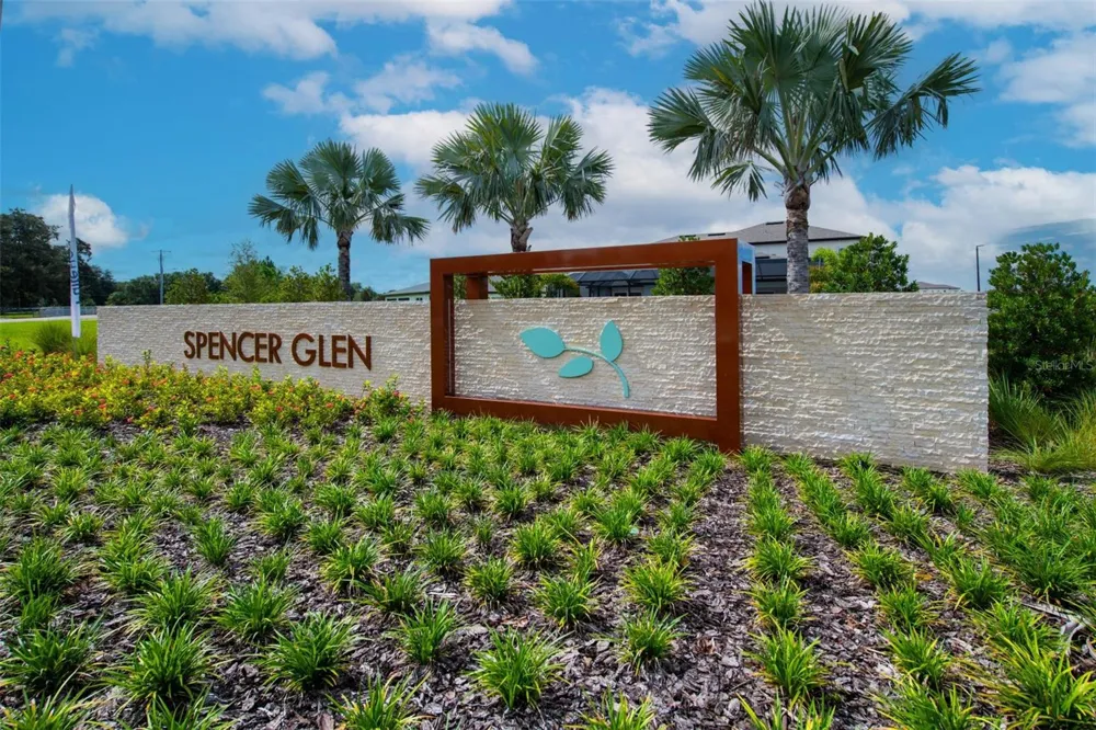 9869 HICKORY PINES AVENUE Riverview, FL 33578