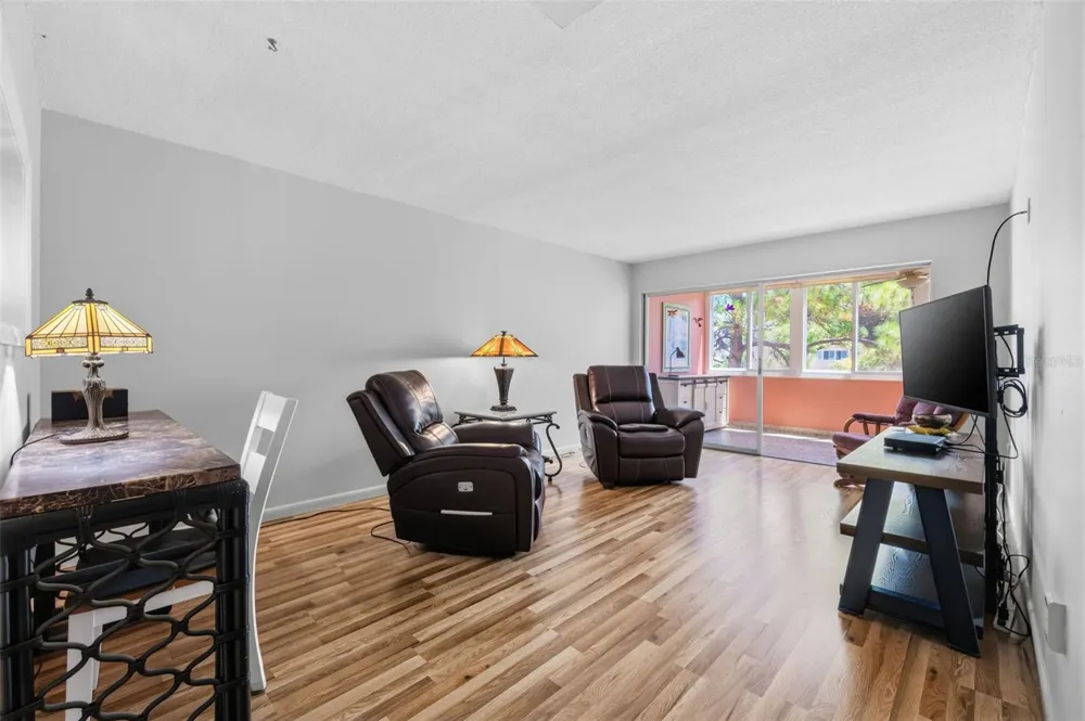 9940 47TH AVENUE #216 St Petersburg, FL 33708