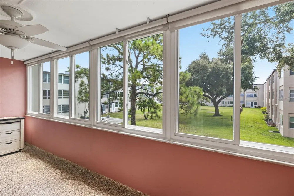 9940 47TH AVENUE #216 St Petersburg, FL 33708