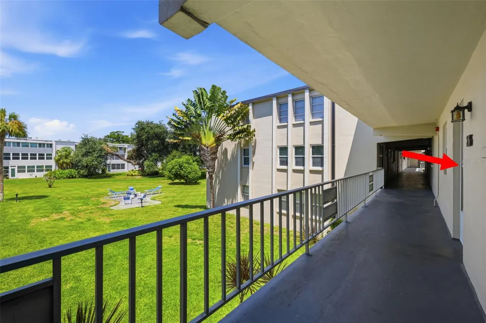 9940 47TH AVENUE #216 St Petersburg, FL 33708