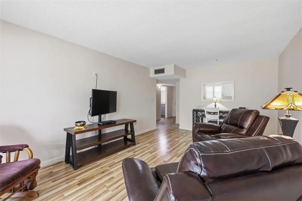 9940 47TH AVENUE #216 St Petersburg, FL 33708