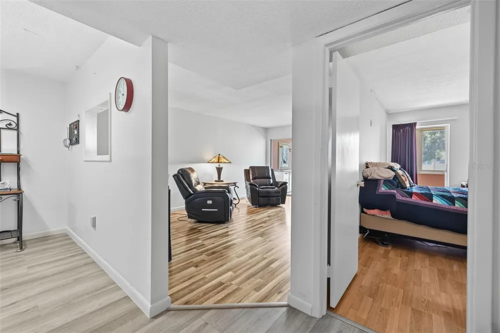 9940 47TH AVENUE #216 St Petersburg, FL 33708