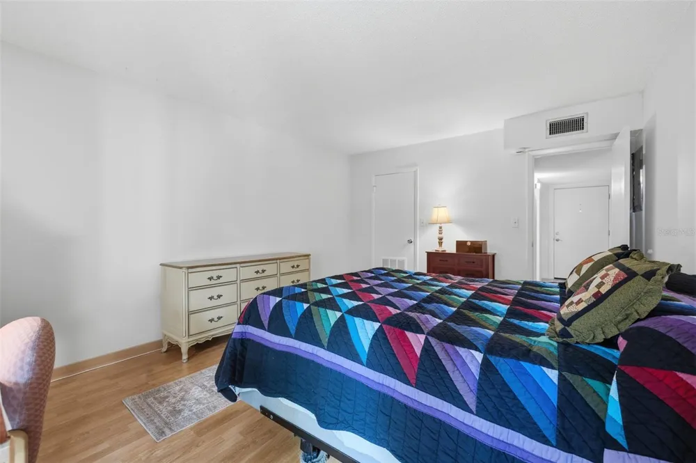9940 47TH AVENUE #216 St Petersburg, FL 33708