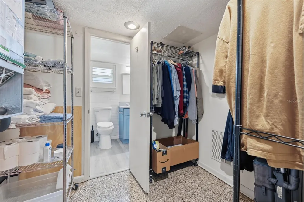 9940 47TH AVENUE #216 St Petersburg, FL 33708