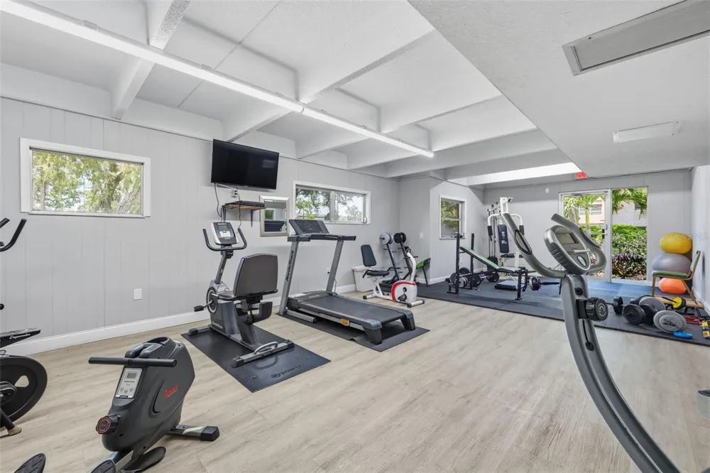 9940 47TH AVENUE #216 St Petersburg, FL 33708