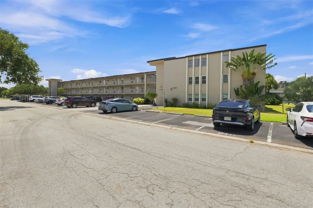 9940 47TH AVENUE #216 St Petersburg, FL 33708