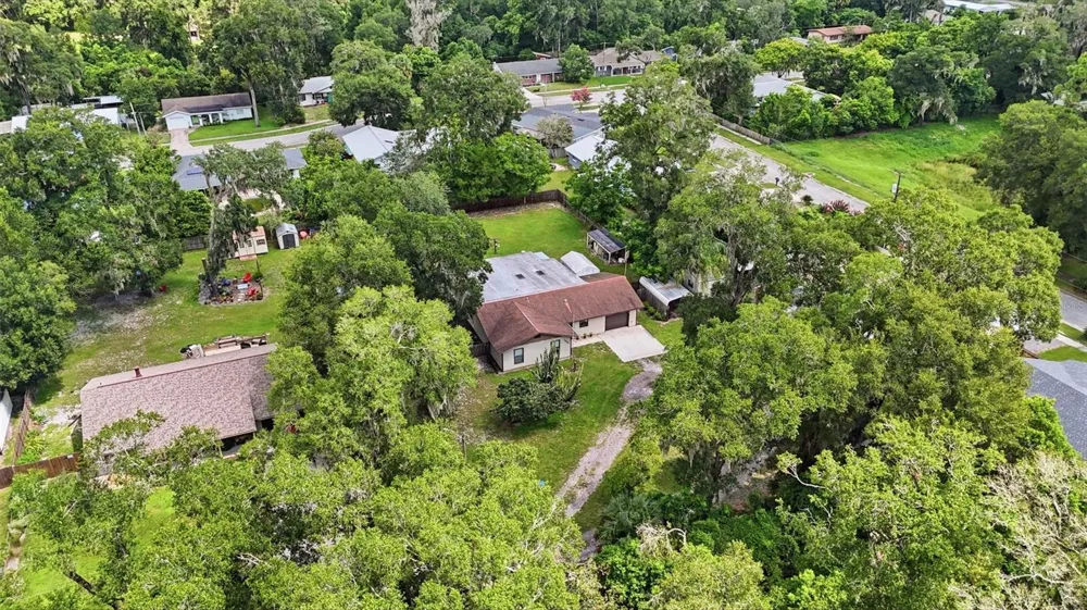 1555 ROWE LANE Deland, FL 32720