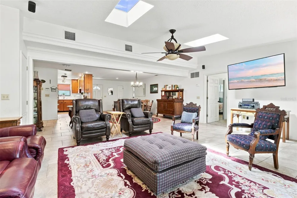 1555 ROWE LANE Deland, FL 32720