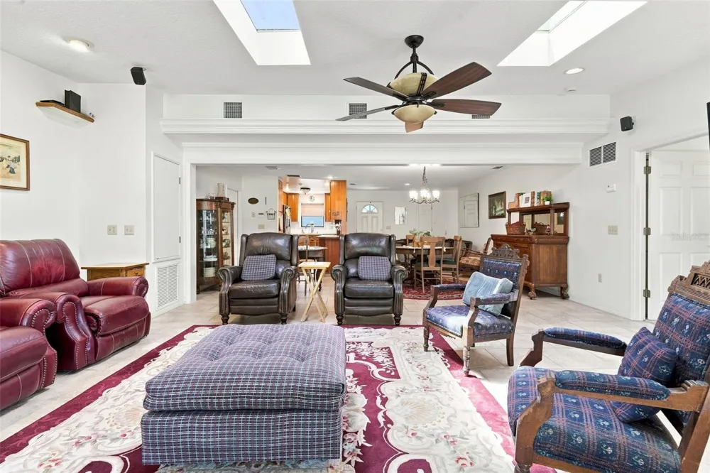 1555 ROWE LANE Deland, FL 32720
